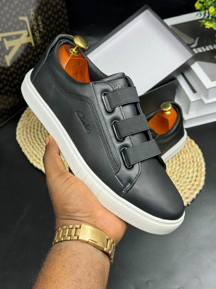 Branded fashion shoes