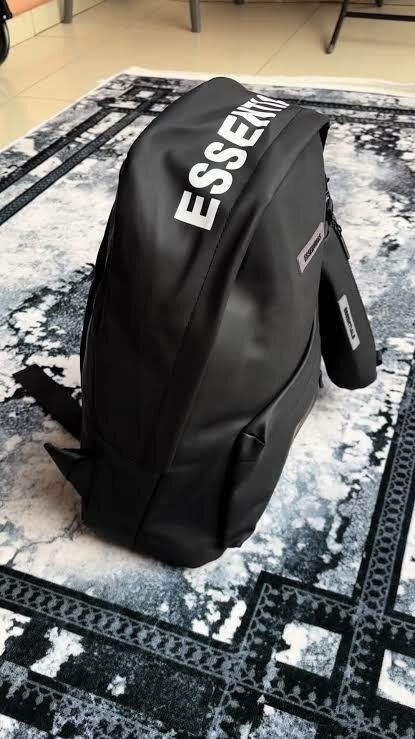 Sac à dos Essentials noir