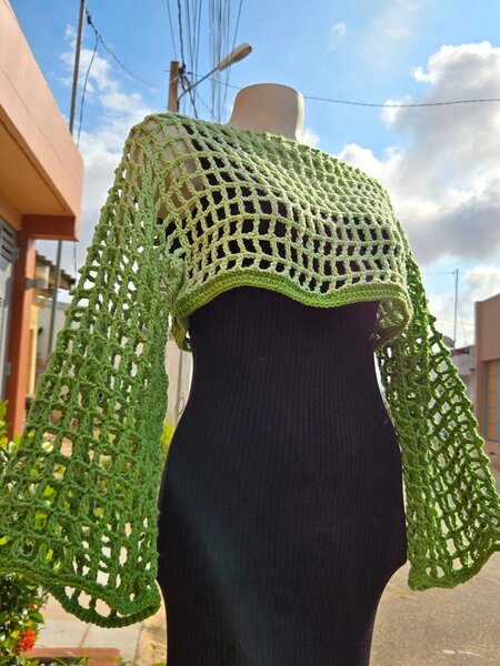 Boléro Maille Crochet Élégant