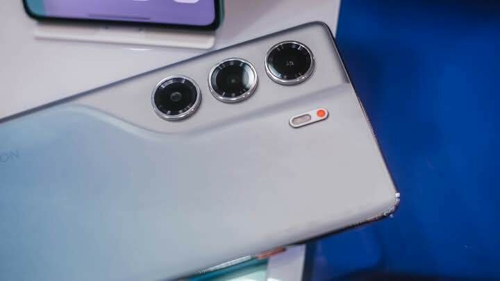 Tecno Camon 40