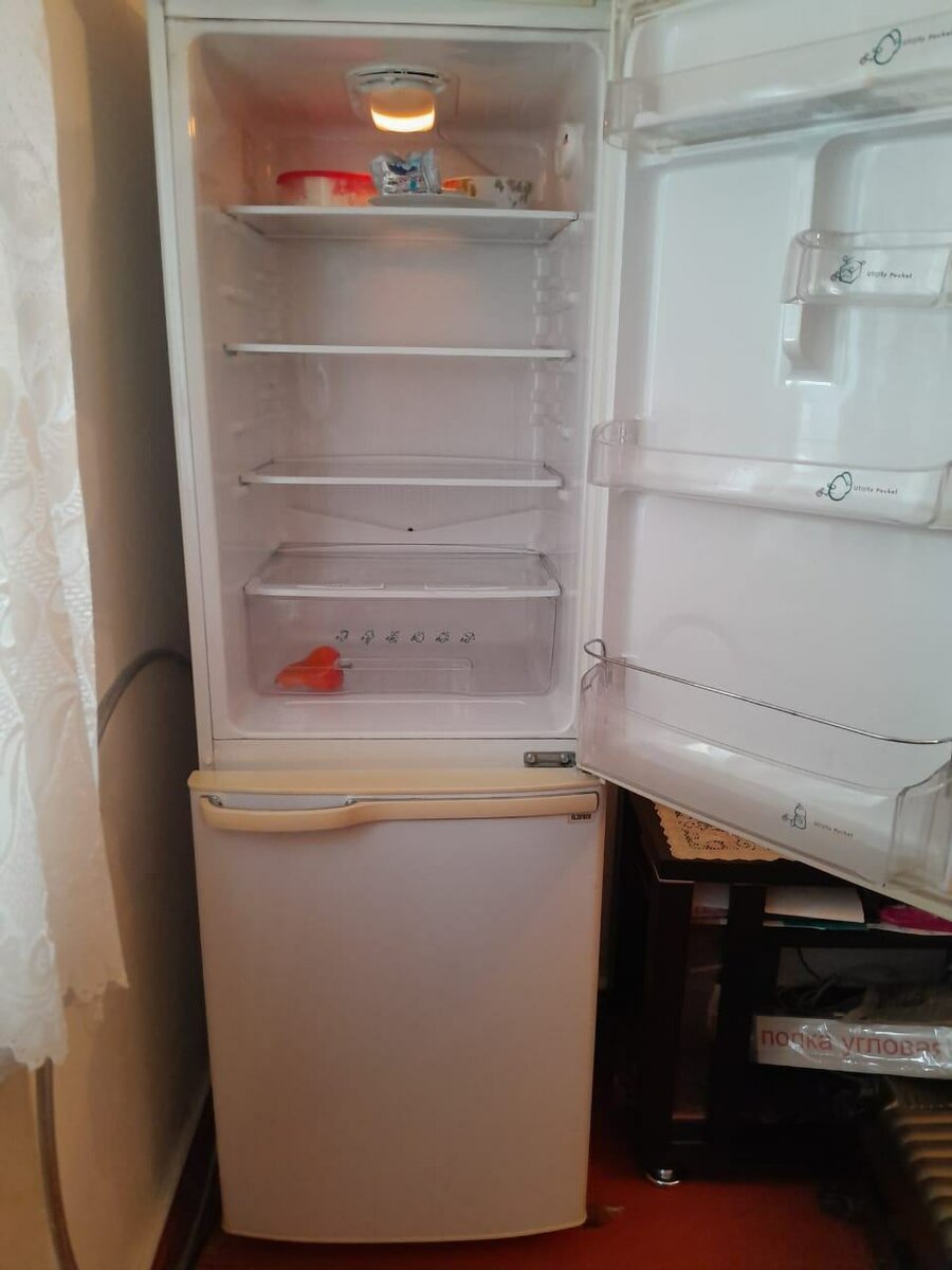 Продается холодильник Samsung б/у в отличном состоянии