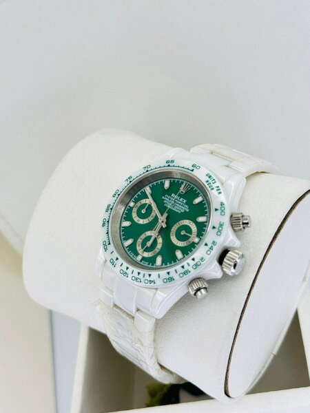 Montre sportive homme élégante