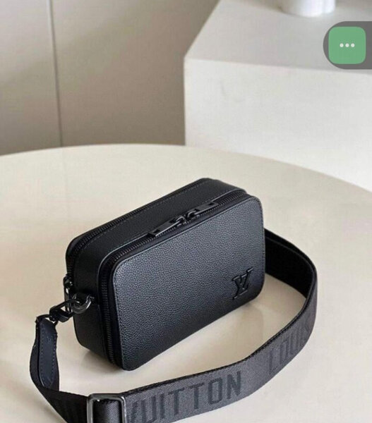 Sac bandoulière homme moderne