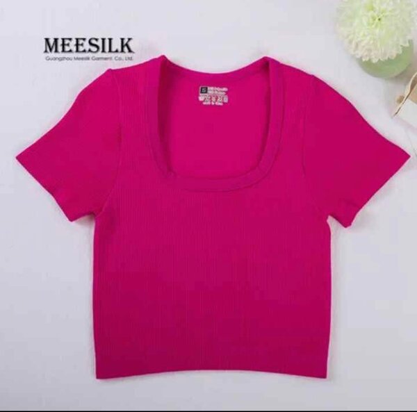 T-shirt côtelé col carré