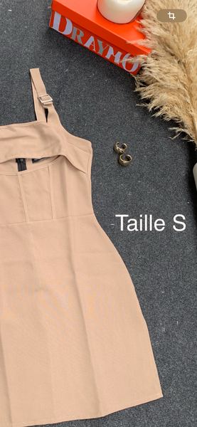 Robe chic sans manches beige