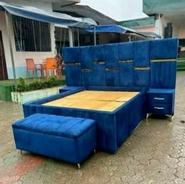 Lit double en velours bleu