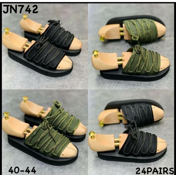 Sandales et tangs