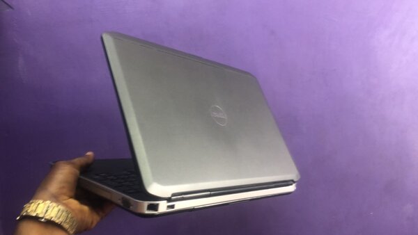 Dell latitude 5520, corei3