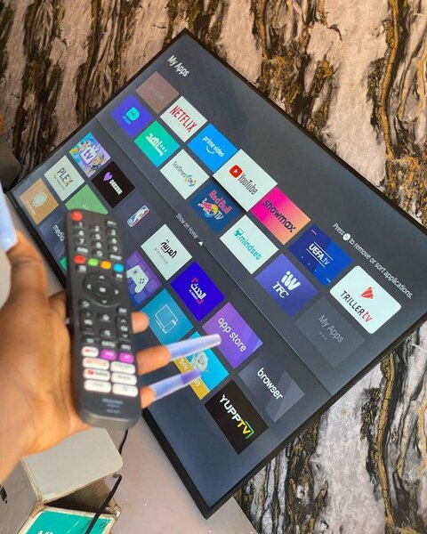 Smart TV 4K avec Télécommande