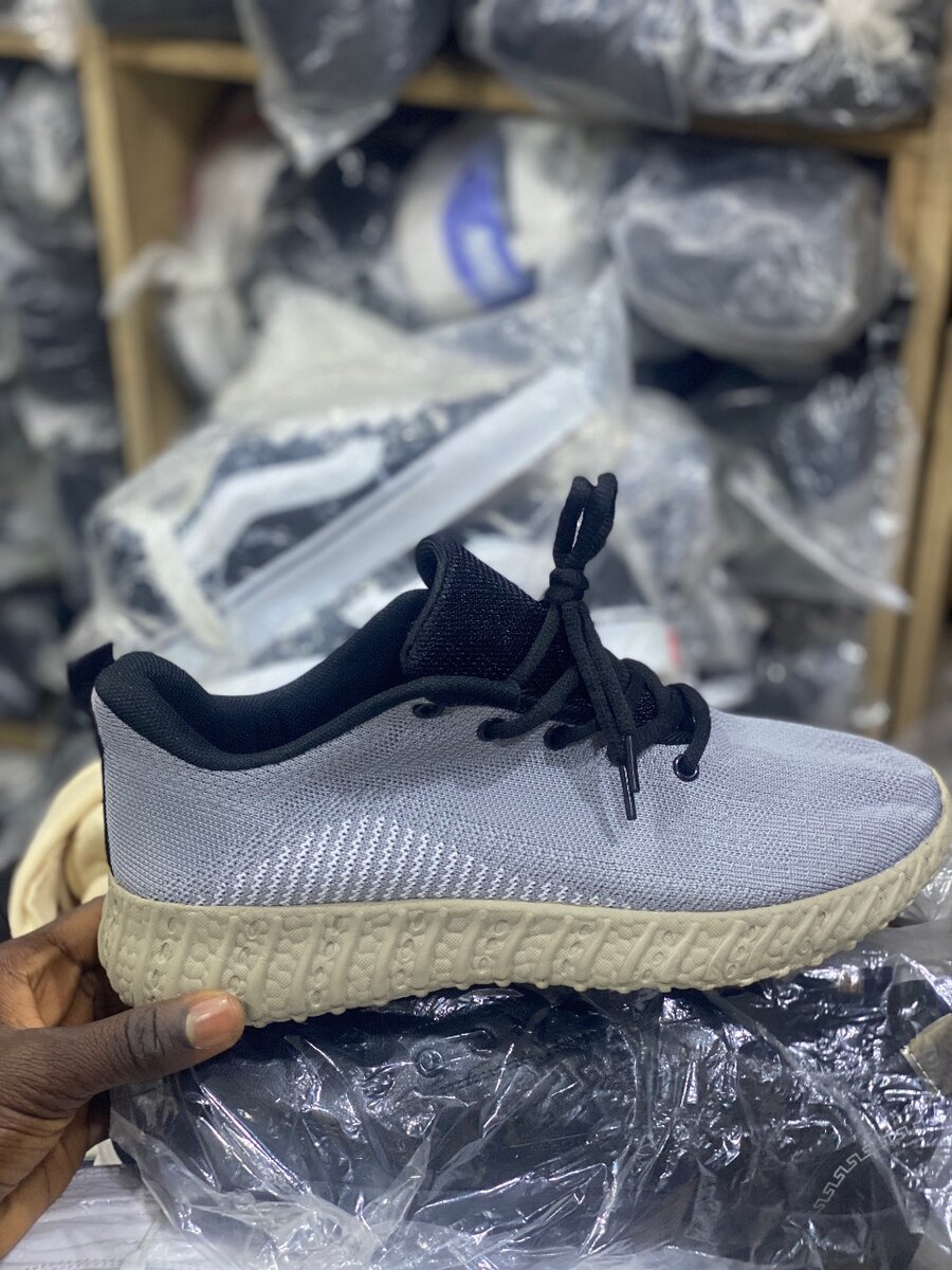 Baskets Moderne et Confortables