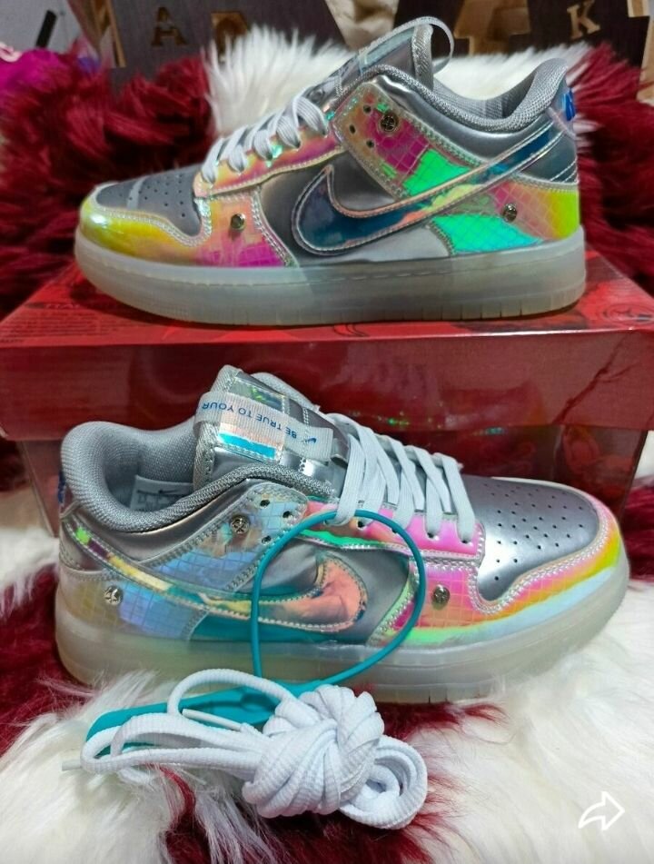 Chaussures holographiques tendance