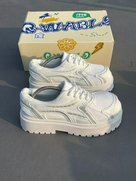 Baskets blanches épaisses