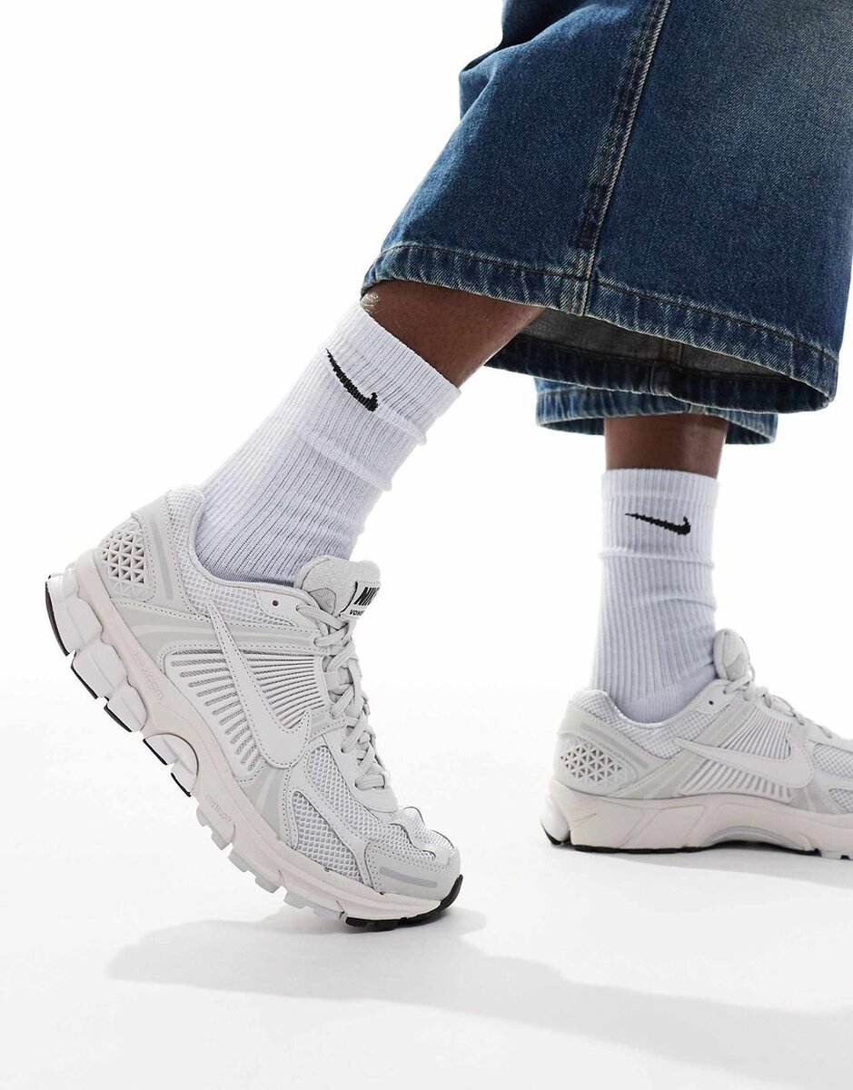 Nike vomero 5 blanche