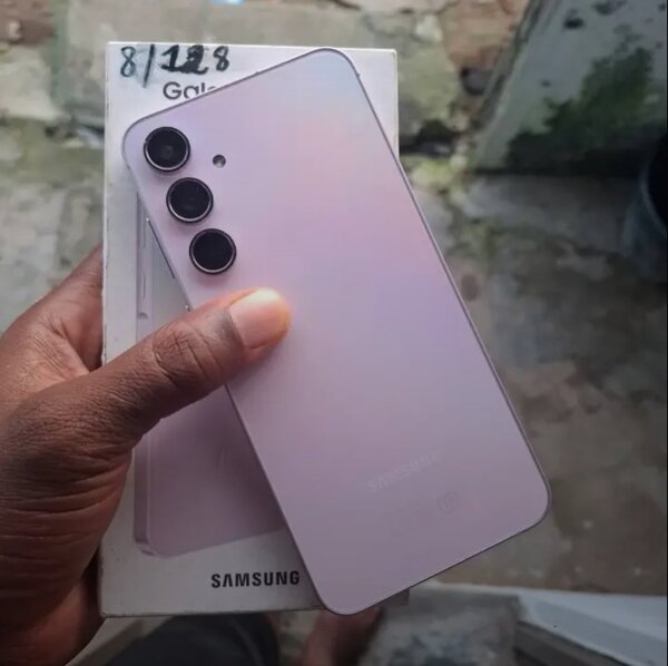 Samsung Galaxy S23 - 8/128 Go