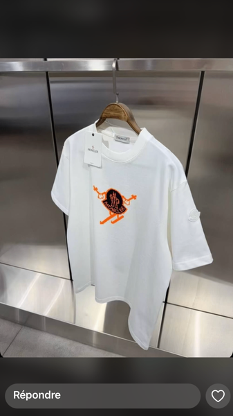 T-shirt blanc avec imprimé chic