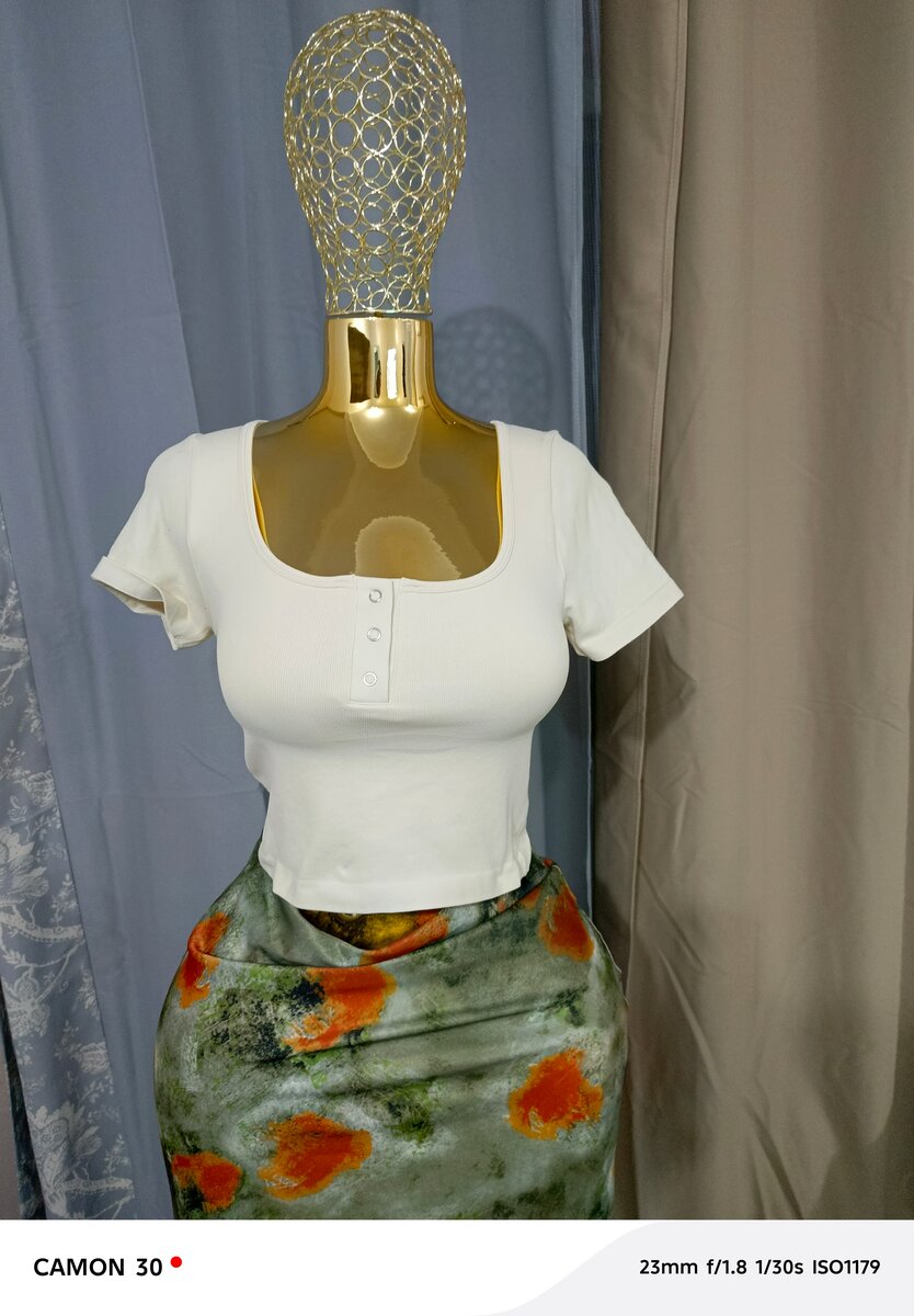 Top ajusté à col carré