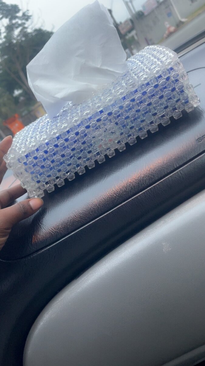 Boîte à mouchoirs perles élégante