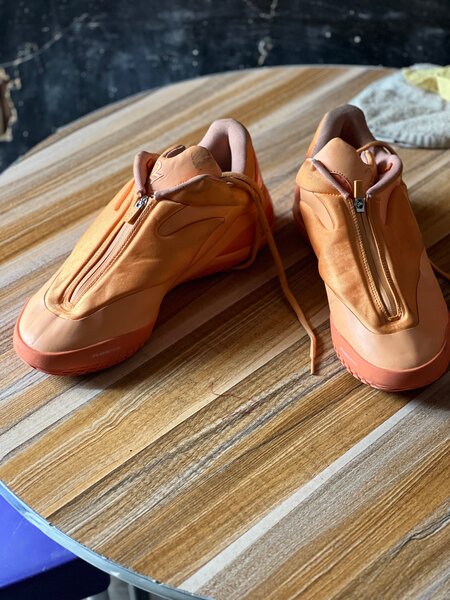 Sneakers orange unisex mode