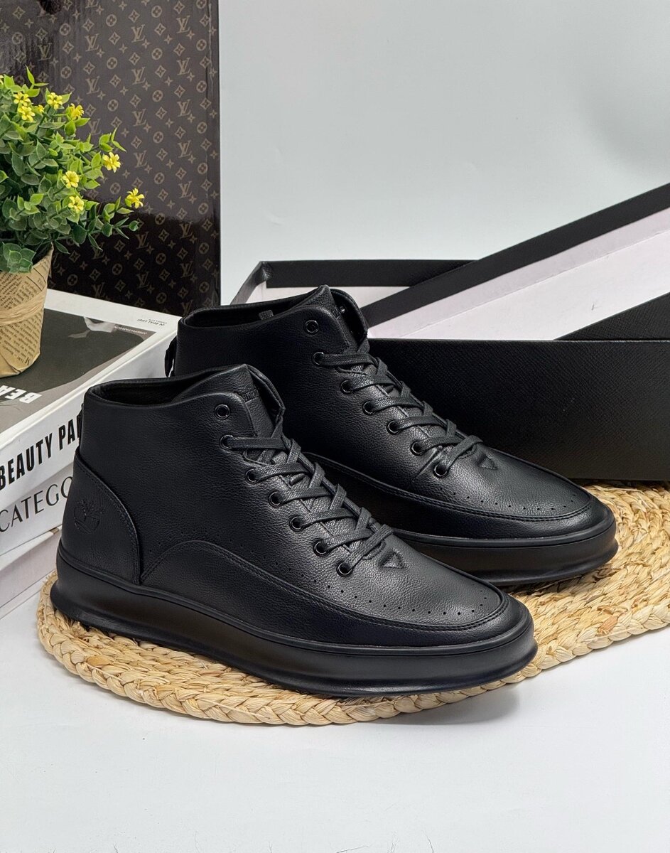 TIMBERLAND ALL BLACK