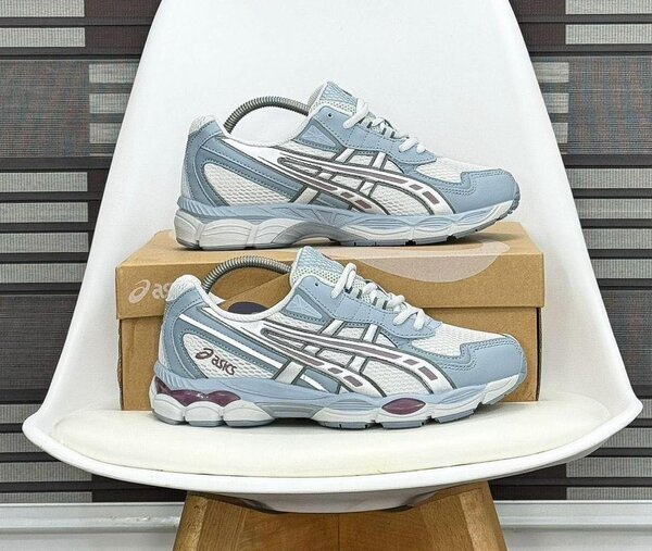Baskets ASICS bleu marine