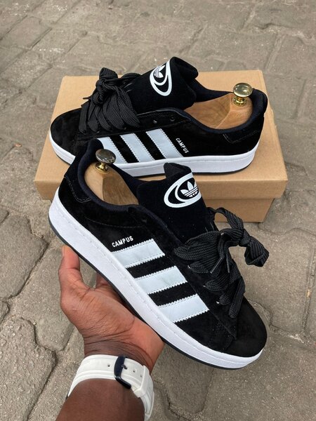 Chaussures sneakers noires stylées