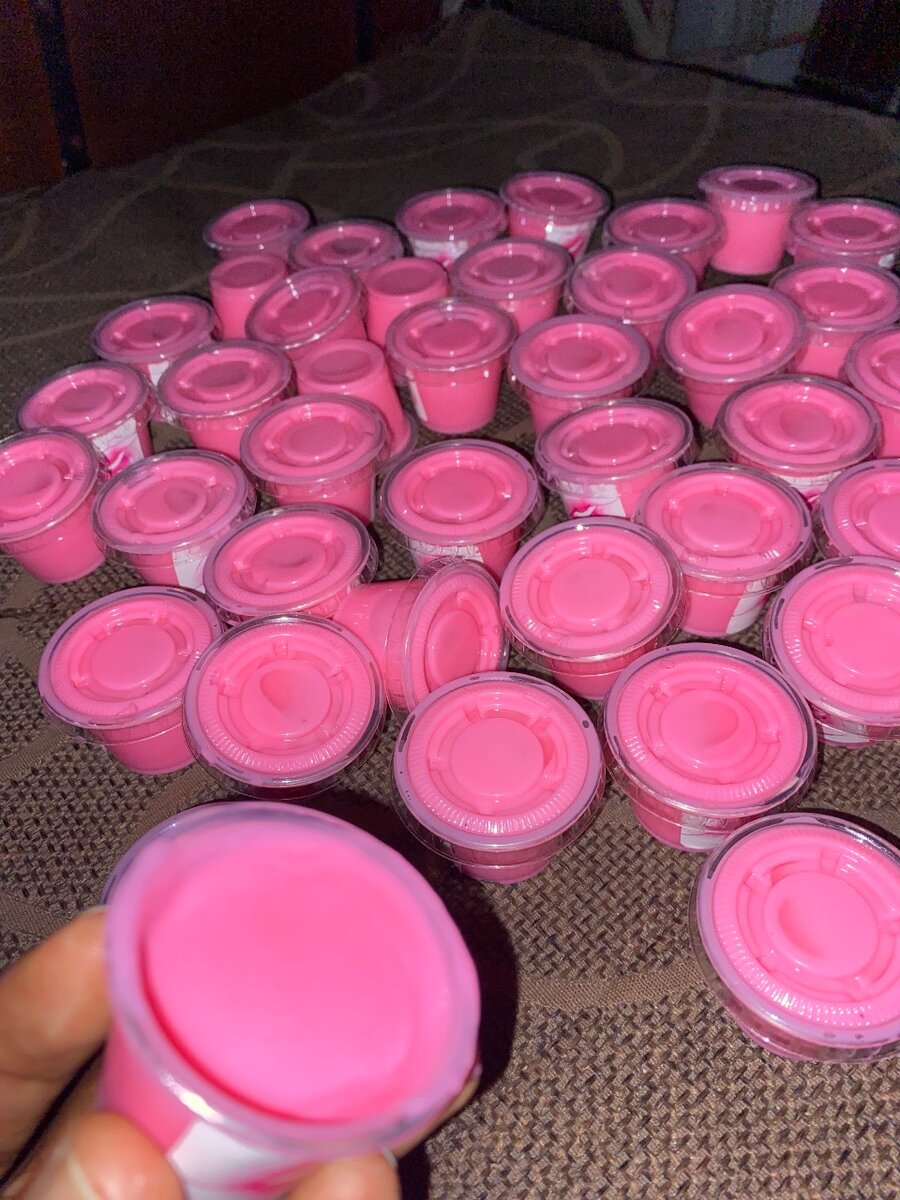 Produit de levres roses