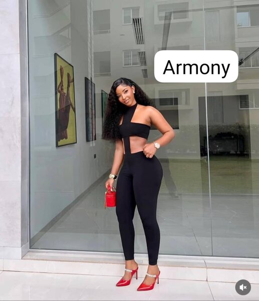 Combinaison noire élégante