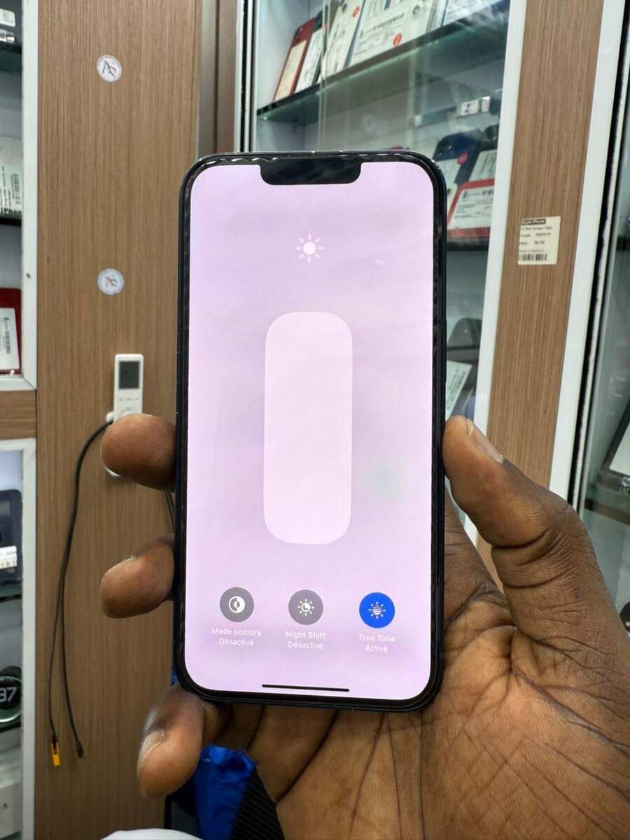 IPhone 13 simple casi neuf