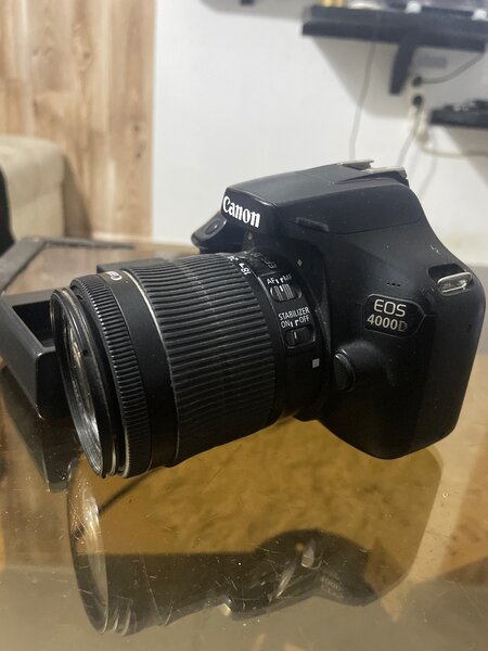 Canon eos 4000 D