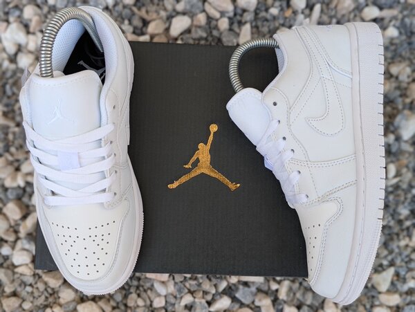 JORDAN 1 LOWS (ALL WHITE)