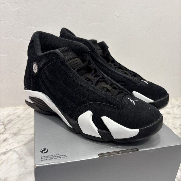 JORDAN 14 NOIR BLANC