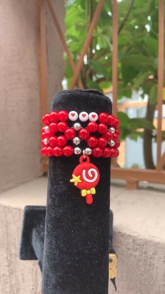 Bracelets en perles colorées