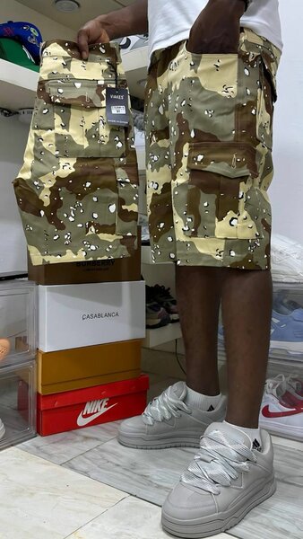 Shorts cargo camouflage homme