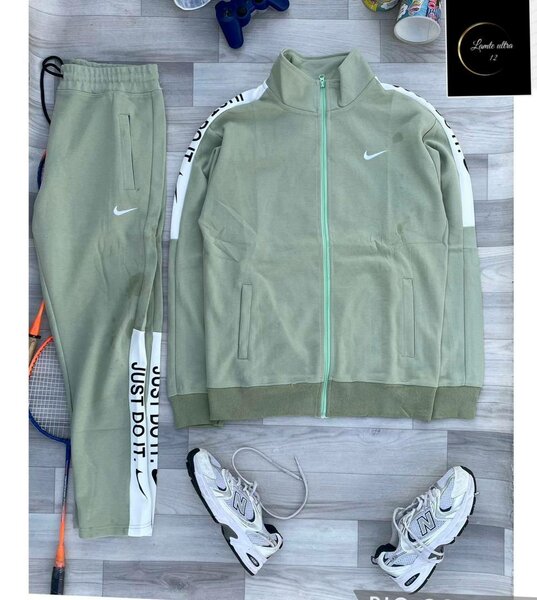 Ensemble de survêtement Nike