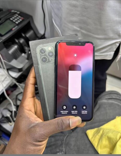 iPhone 11 Pro avec boîte