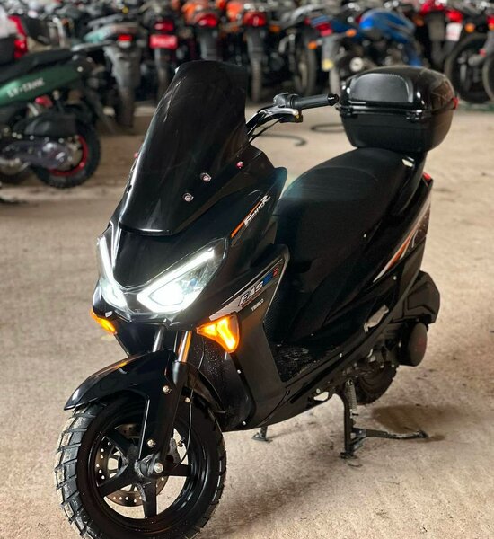 Скутер мопед макси