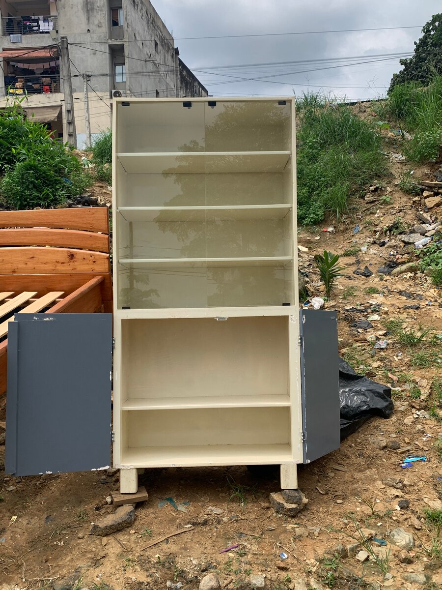 Armoire de rangement pratique