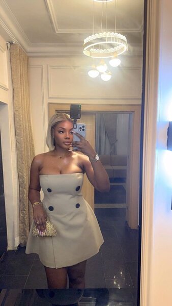 Robe élégante sans bretelles