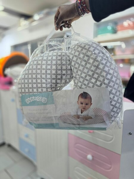 Coussin d'allaitement bébé confortable