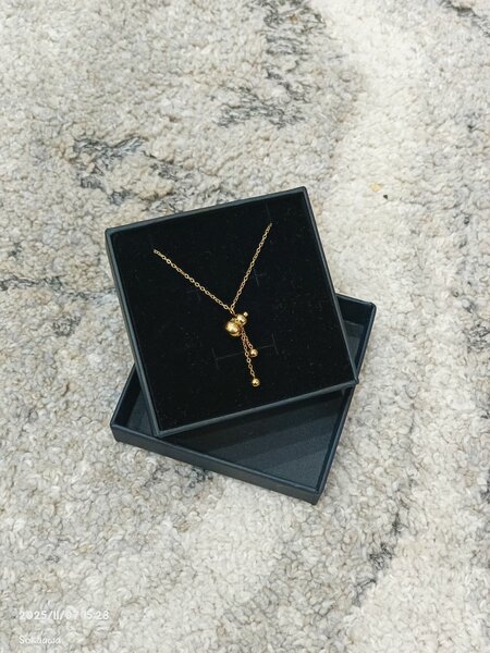 Collier pendentif doré élégant