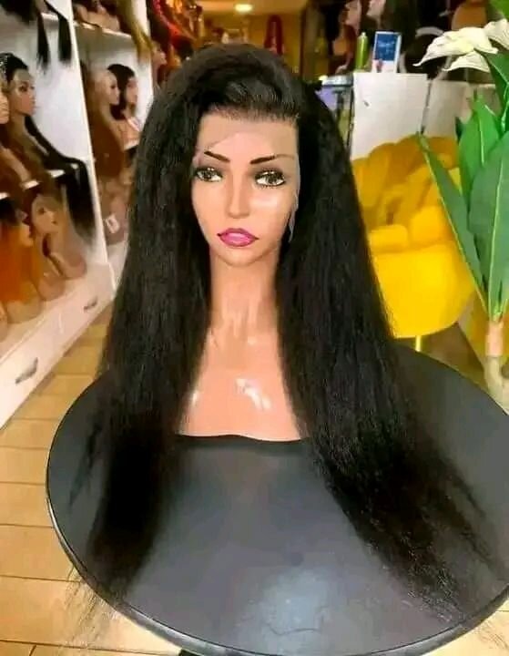 Perruque lisse naturelle