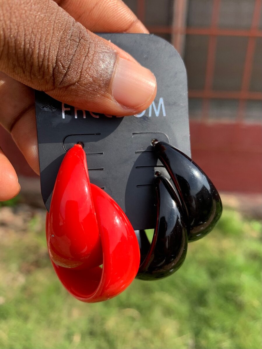 Light weight earrings (black & red)