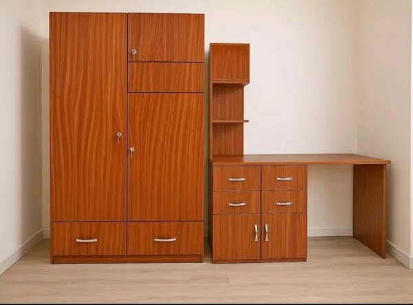 Bureau en bois avec armoire