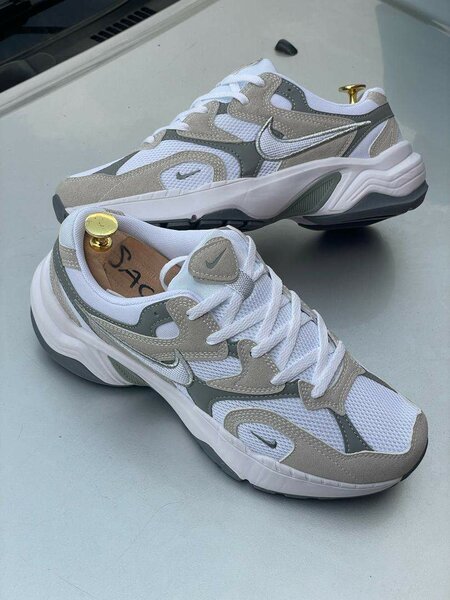 BASKETS NIKE
