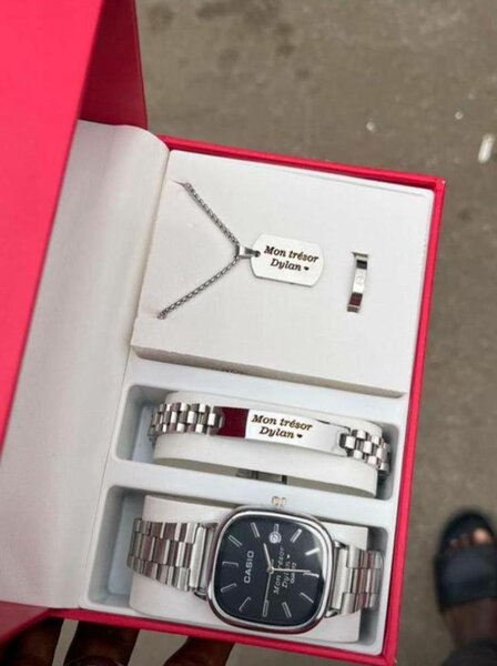 Complet personnalisée montre/bracelet/chaine/bague
