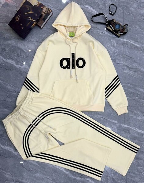 Ensemble de survêtement stylé