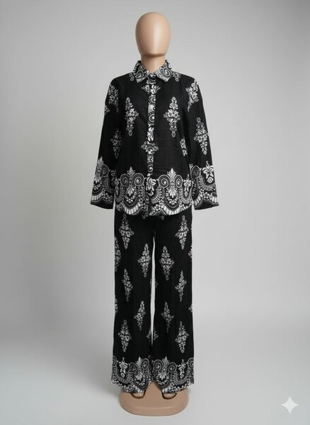 Tenue féminine chic imprimée