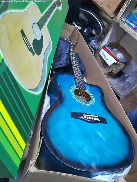 Guitare acoustique bleue élégante