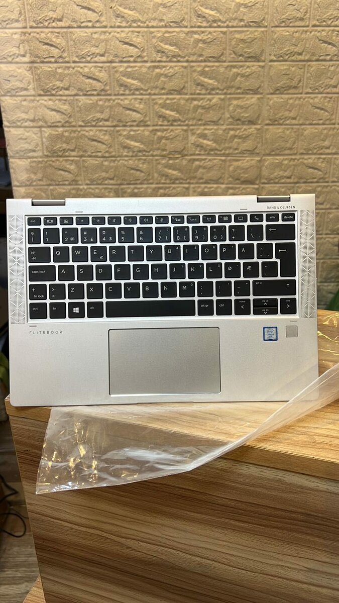 HP ELITEBOOK 830 G8 x360