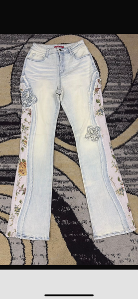 Jeans évasés brodés